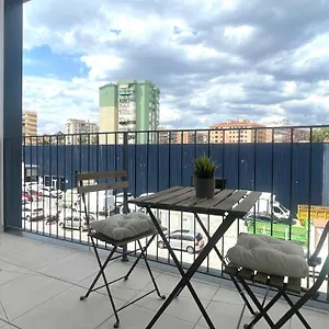 apartamento-malaga-beach-2a.hotelsinnerja.org/